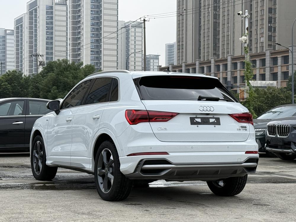 Audi Audi Q3