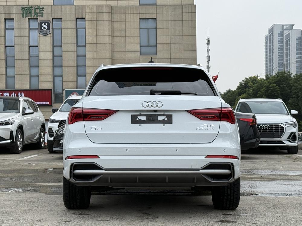Audi Audi Q3