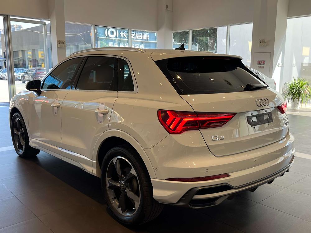 Audi Audi Q3