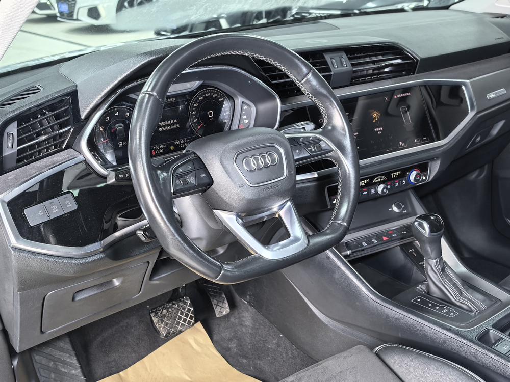 Audi Audi Q3