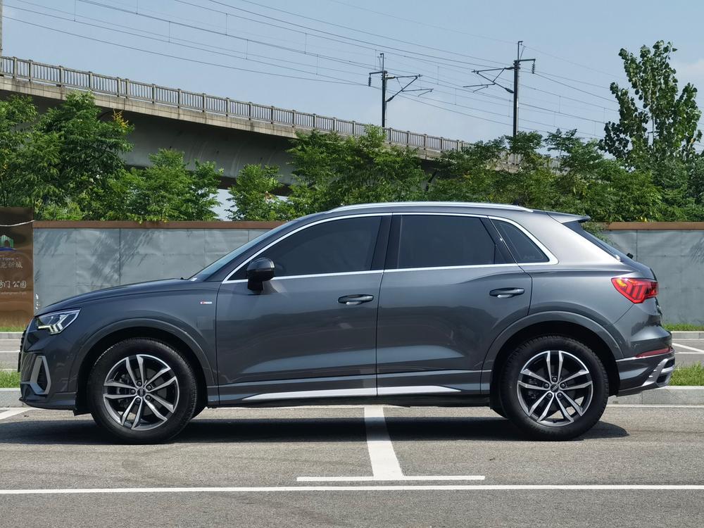 Audi Audi Q3
