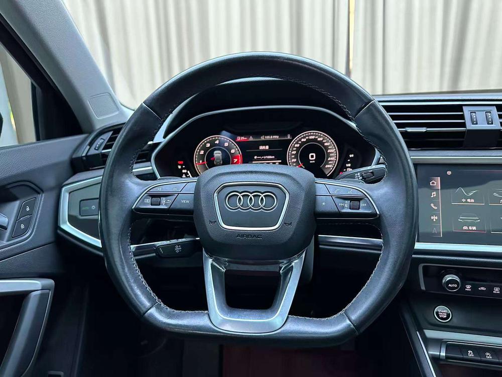Audi Audi Q3