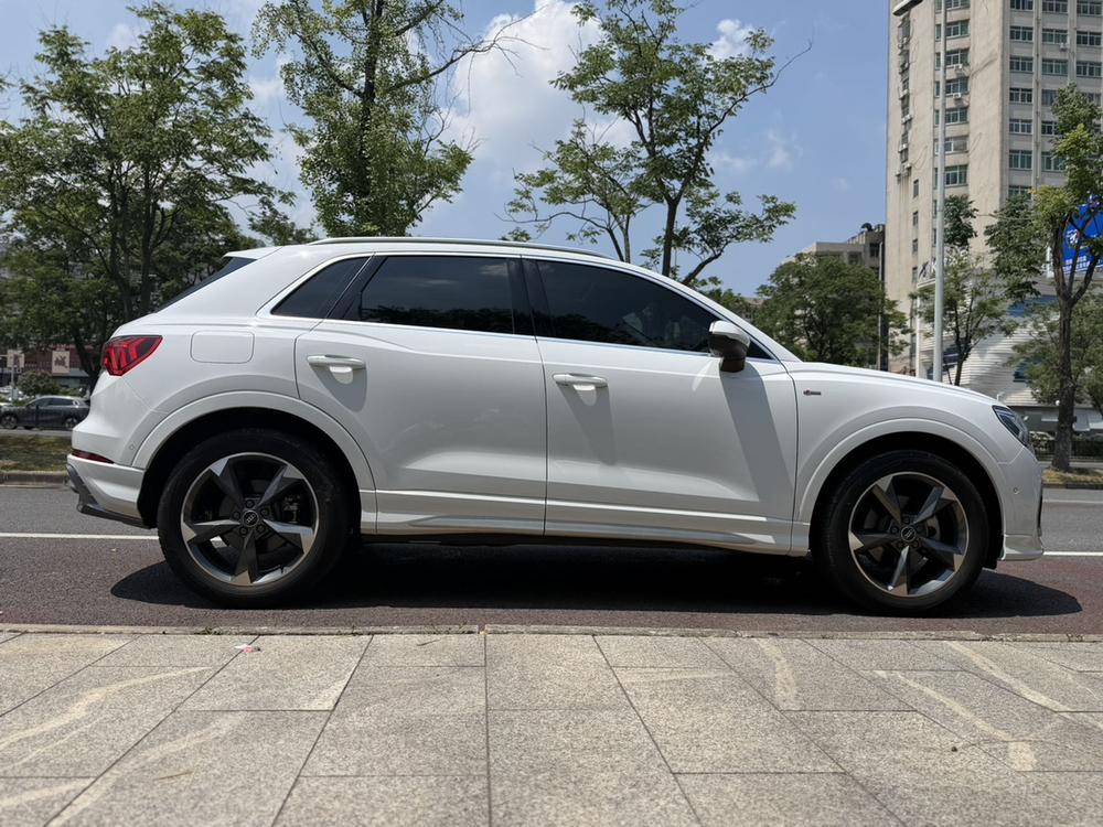 Audi Audi Q3