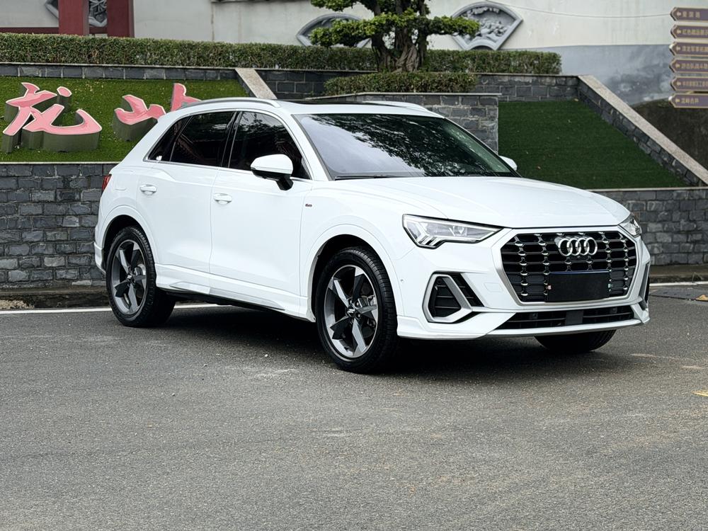 Audi Audi Q3