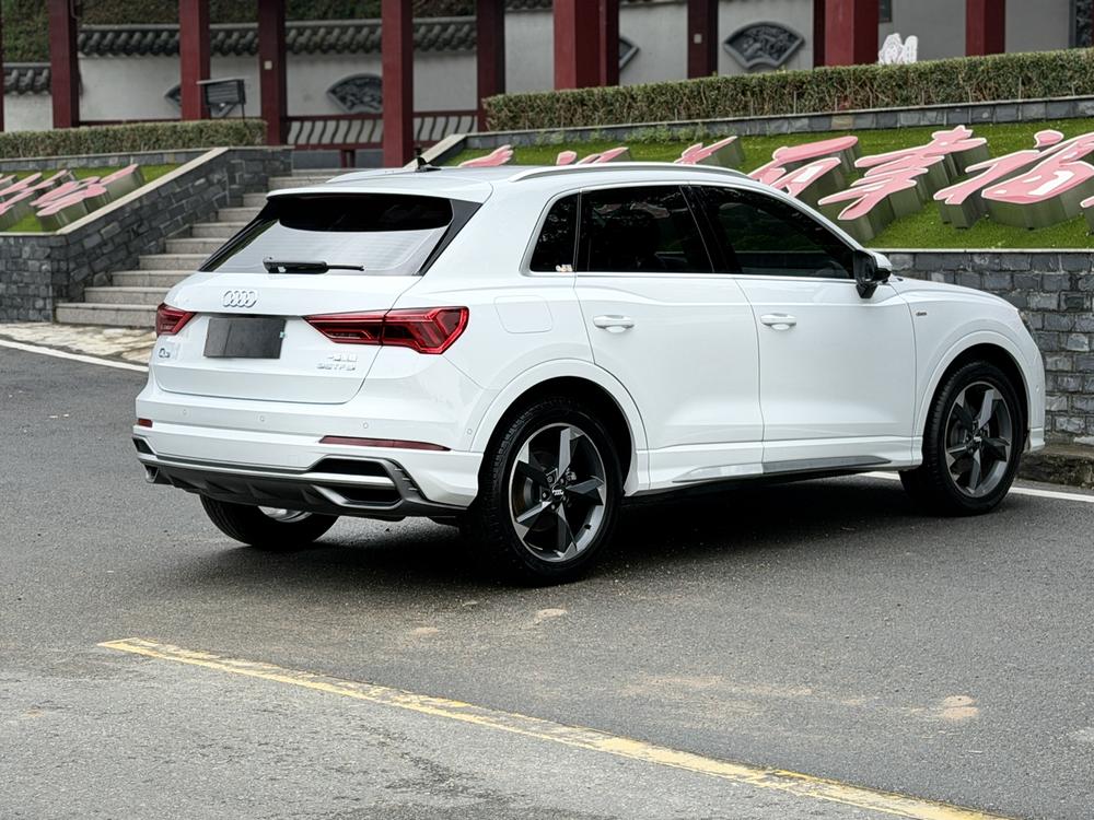 Audi Audi Q3