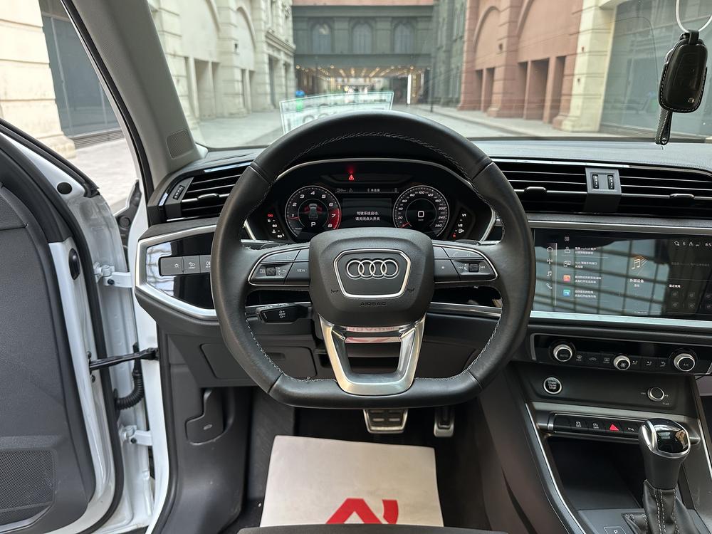 Audi Audi Q3