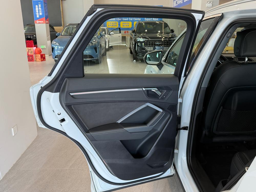 Audi Audi Q3