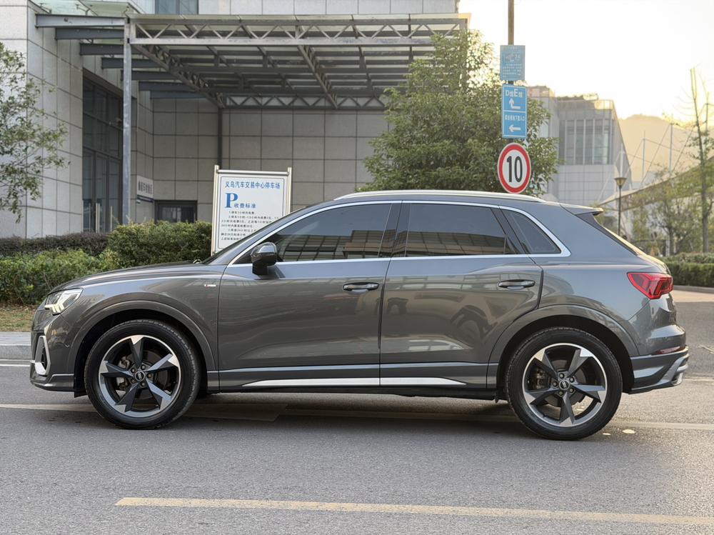 Audi Audi Q3
