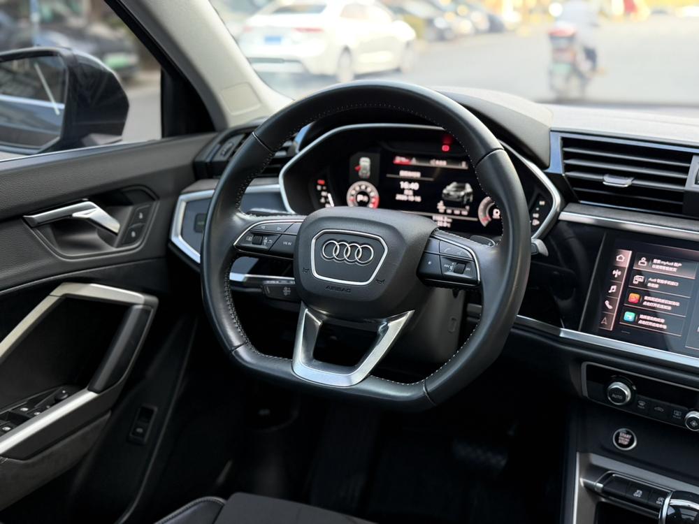 Audi Audi Q3
