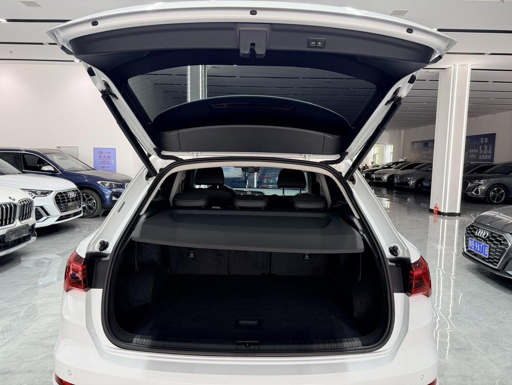 Audi Audi Q3