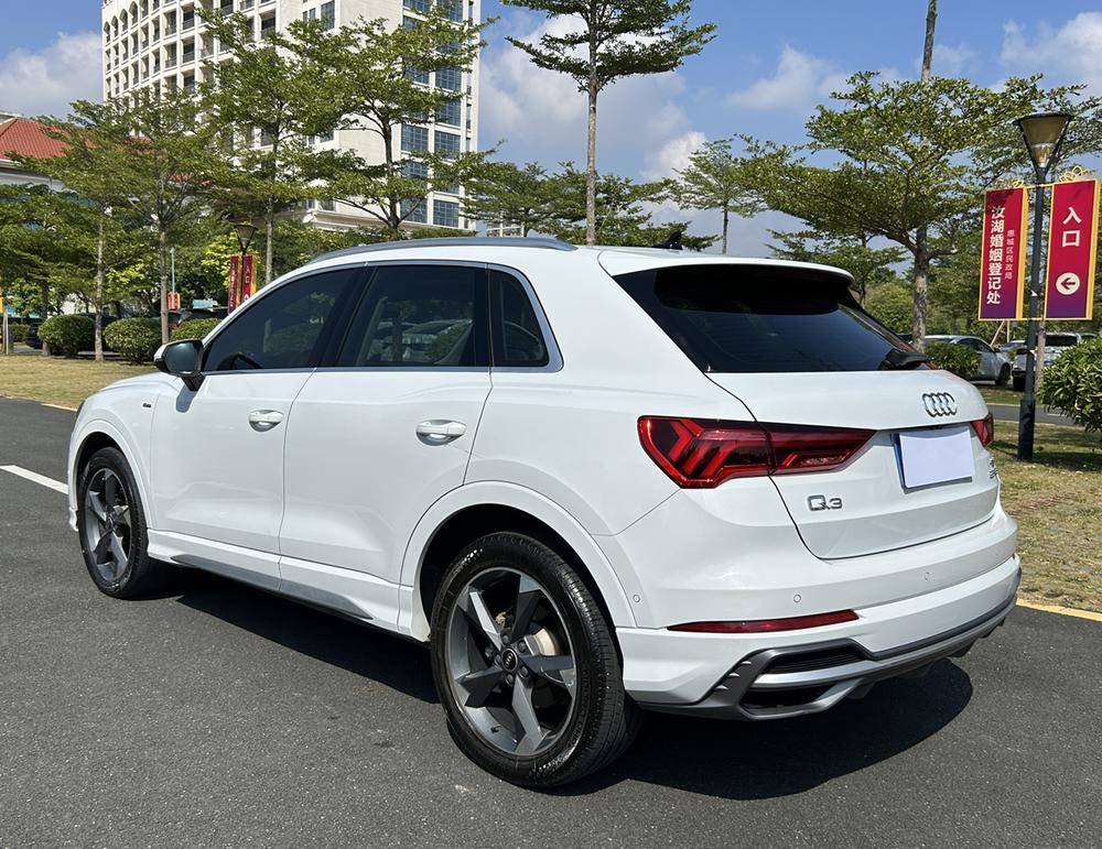 Audi Audi Q3