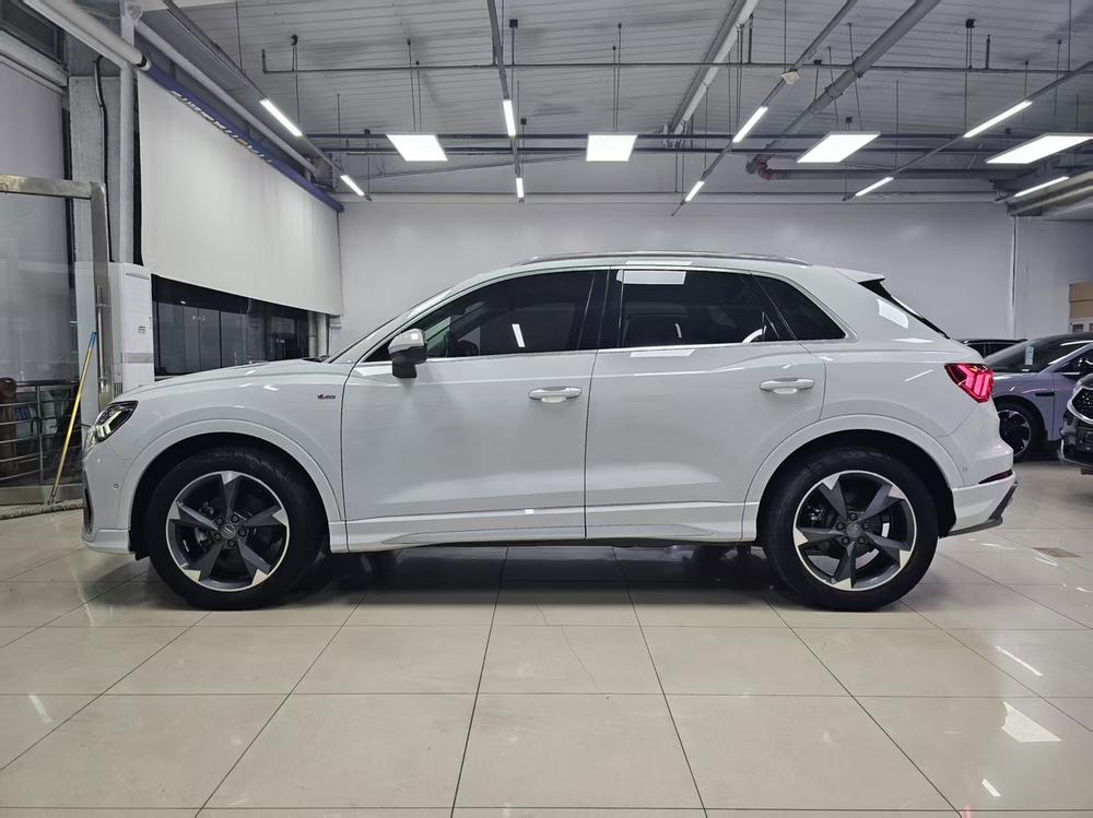 Audi Audi Q3