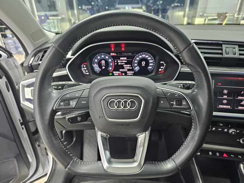 Audi Audi Q3