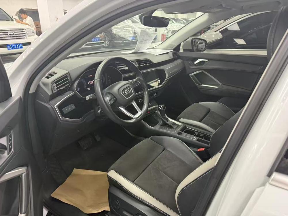 Audi Audi Q3