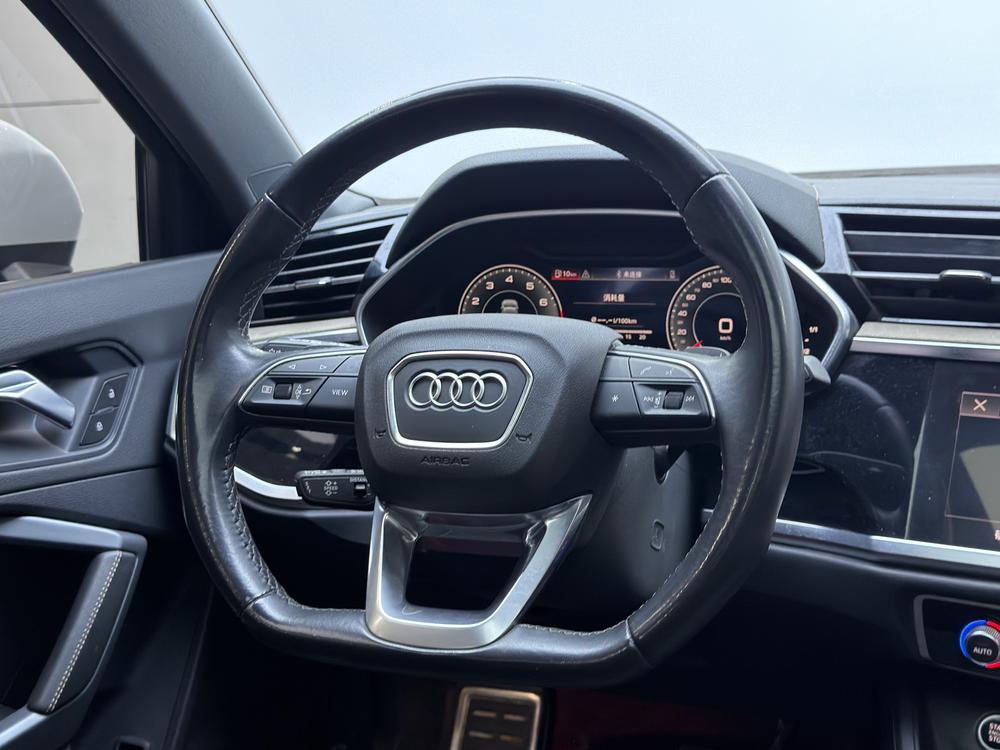 Audi Audi Q3