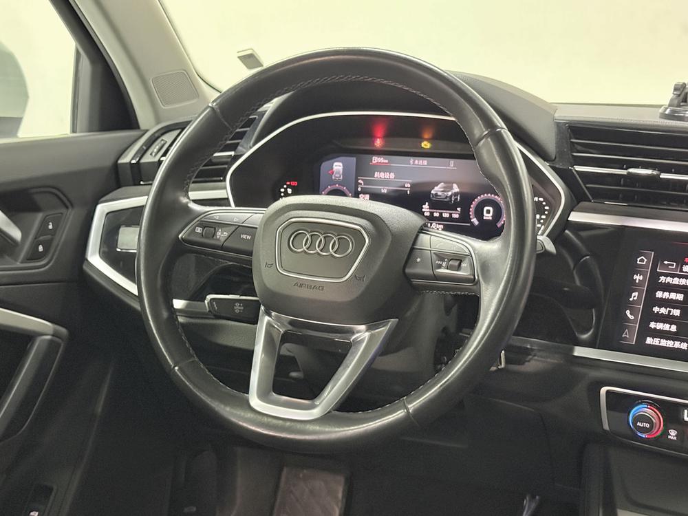 Audi Audi Q3