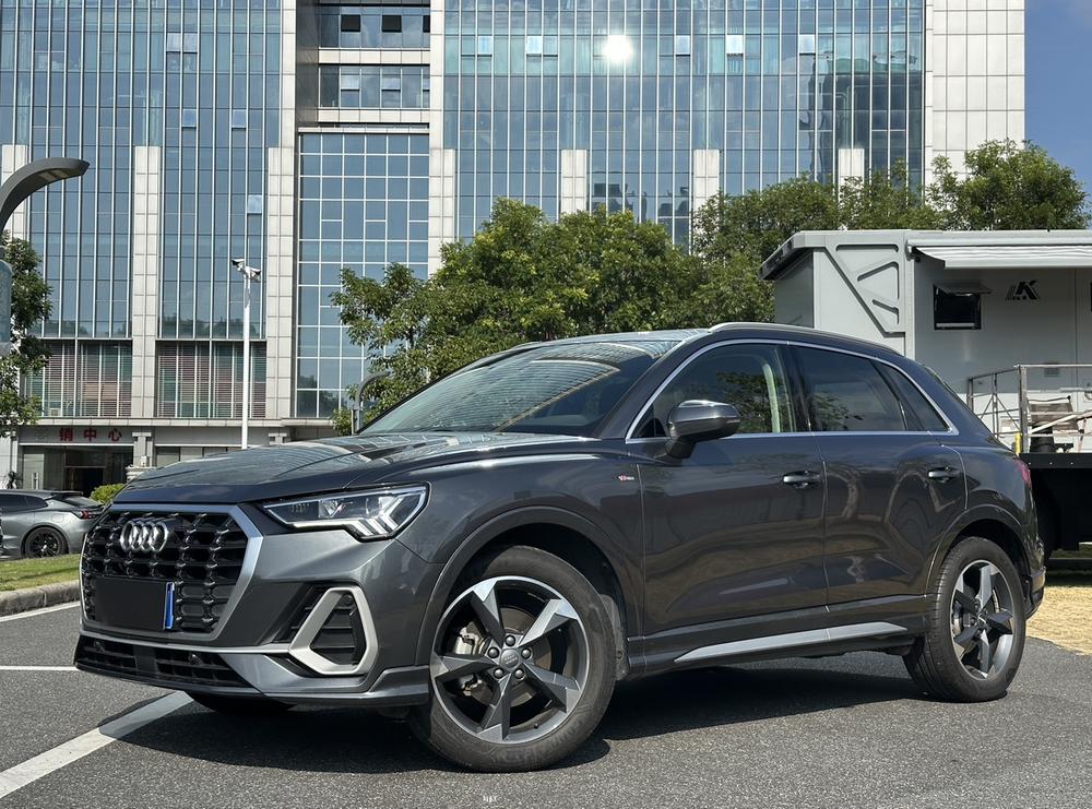 Audi Audi Q3