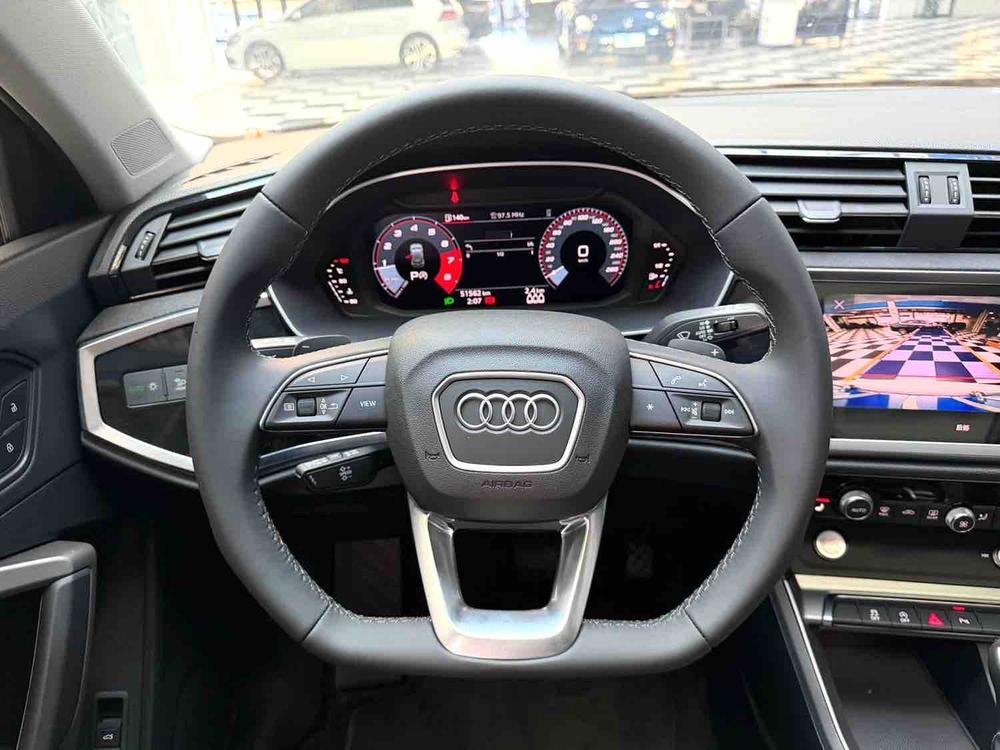 Audi Audi Q3