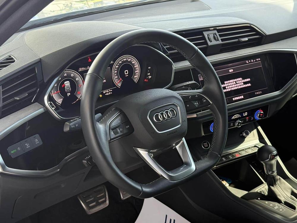 Audi Audi Q3