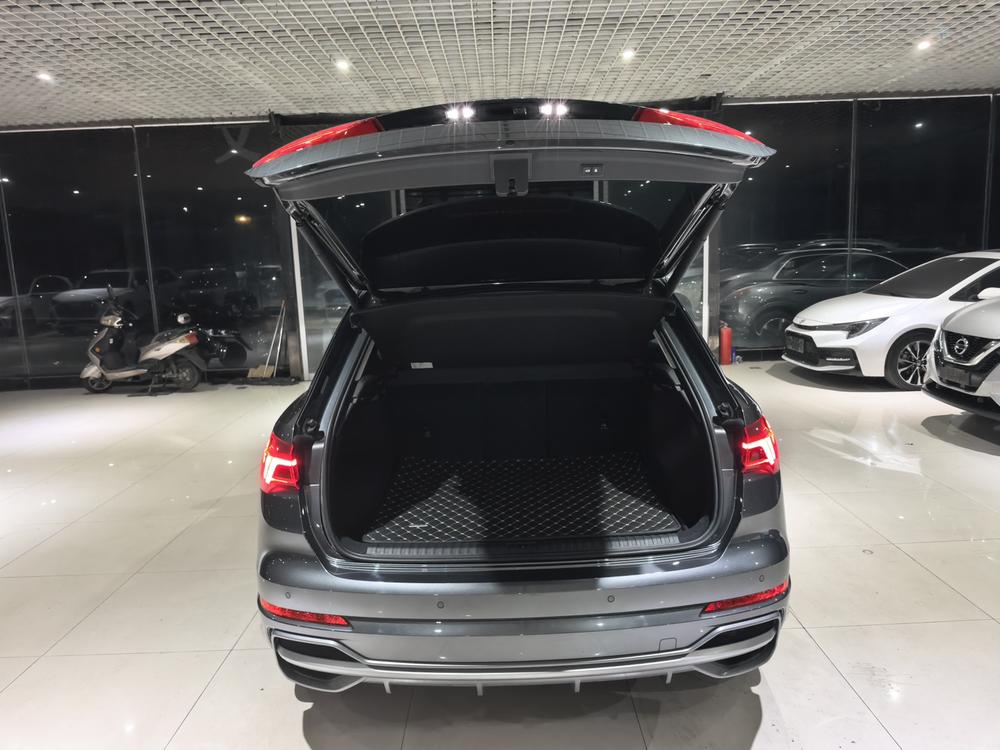 Audi Audi Q3