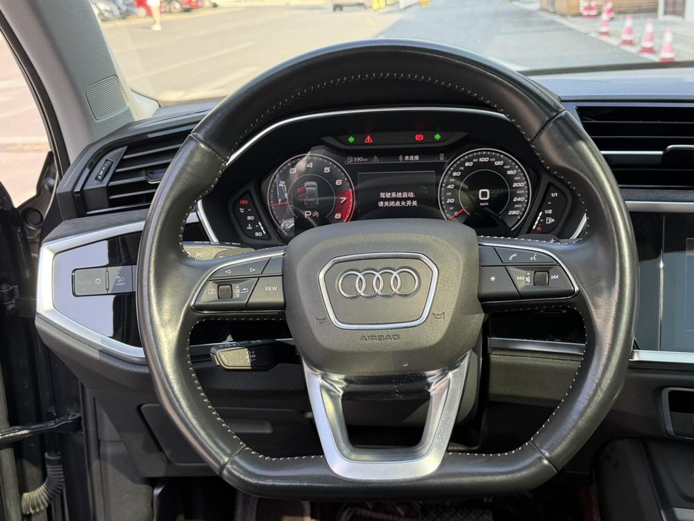 Audi Audi Q3