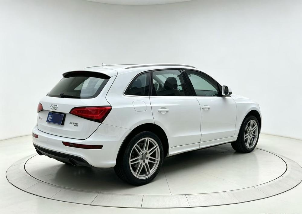 Audi Audi Q5 (Import)