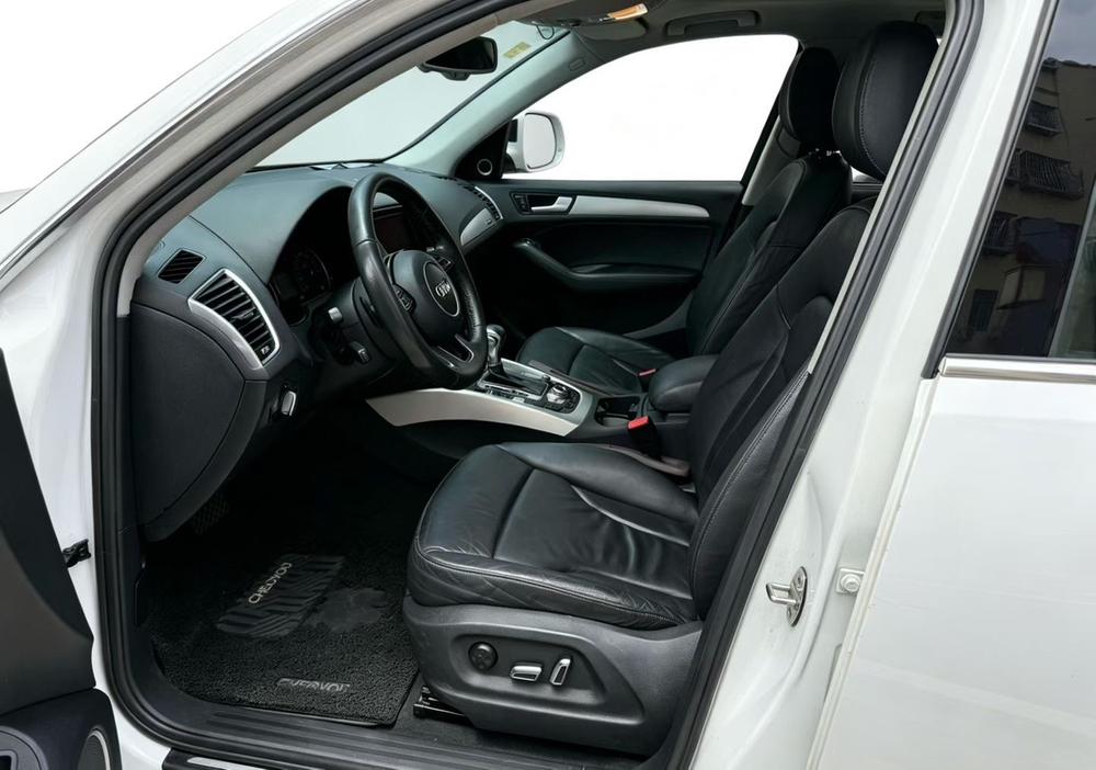 Audi Audi Q5 (Import)