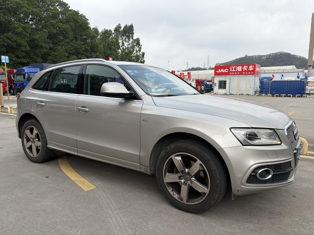 Audi Audi Q5