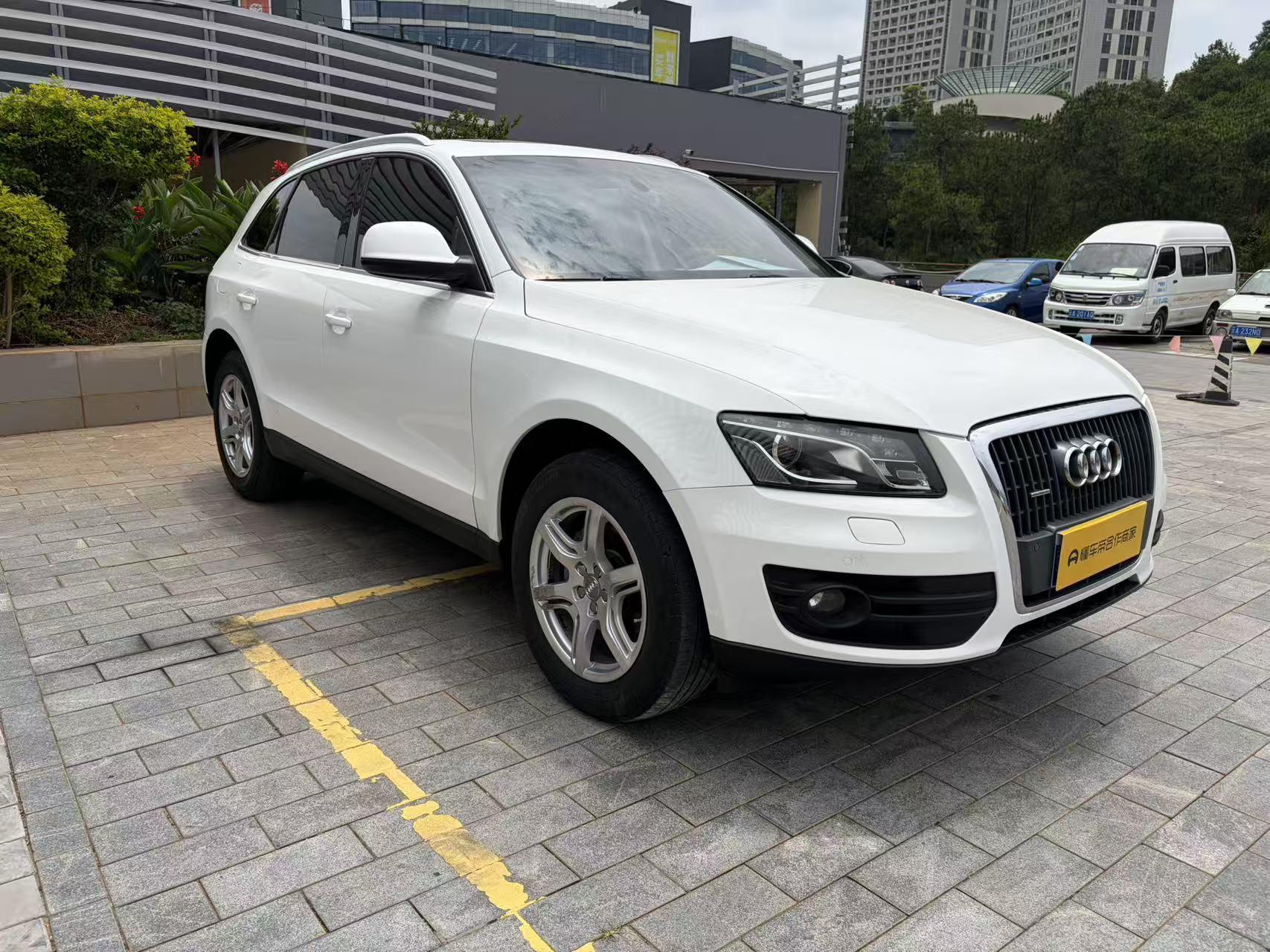 Audi Audi Q5