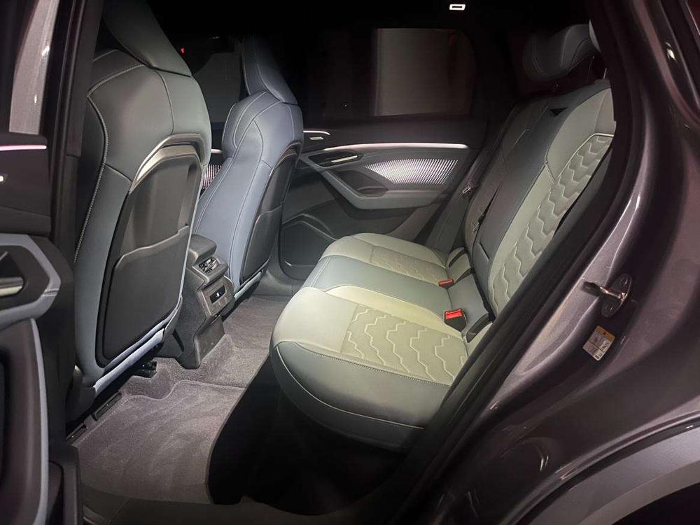 Audi Audi Q6L e-tron