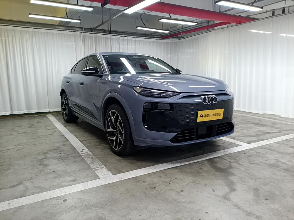 Audi Audi Q6L Sportback e-tron