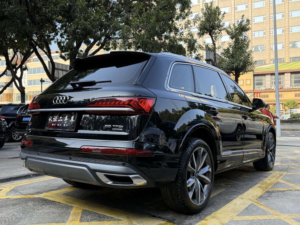 Audi Audi Q7