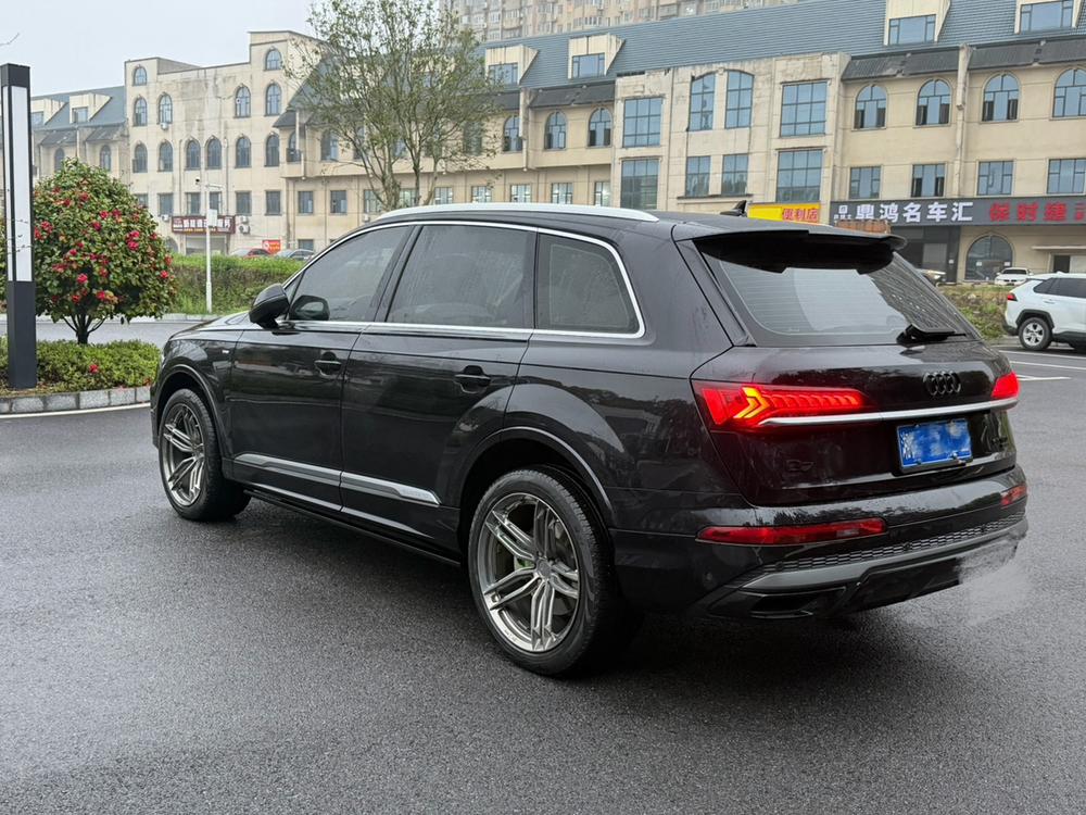 Audi Audi Q7