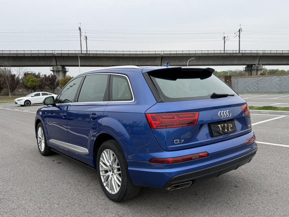 Audi Audi Q7