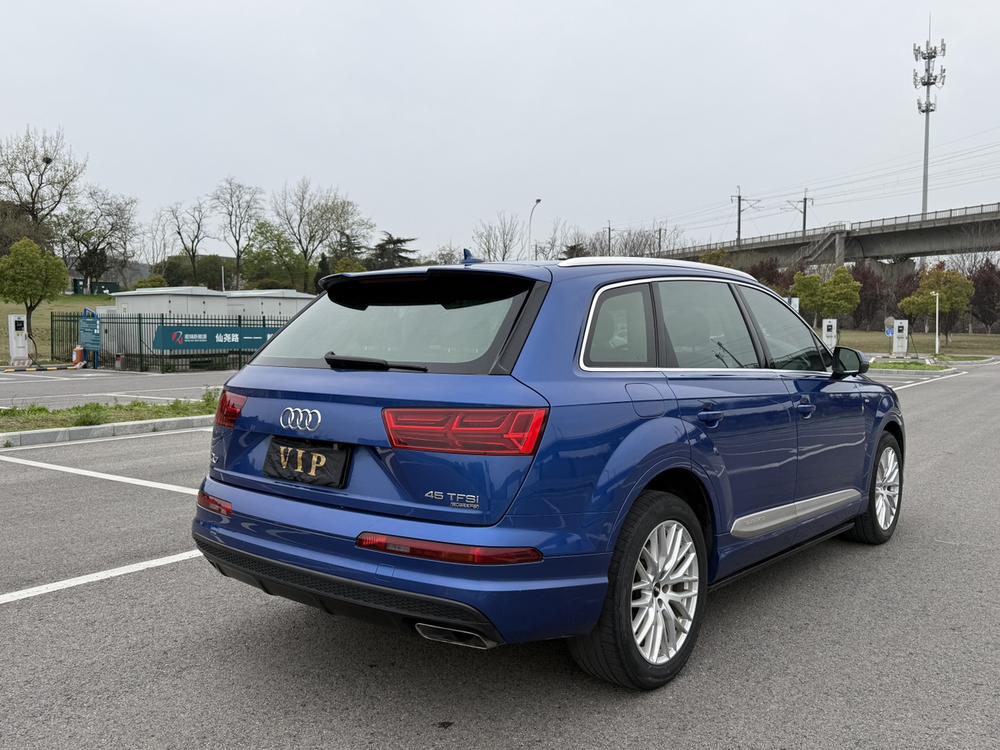 Audi Audi Q7