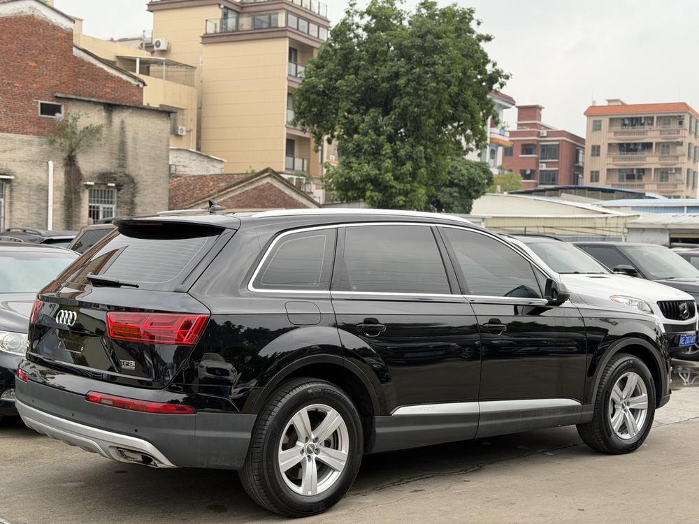 Audi Audi Q7