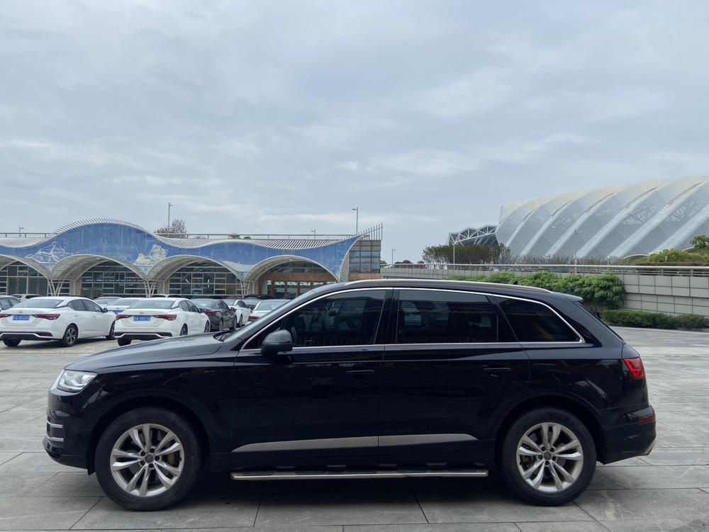 Audi Audi Q7