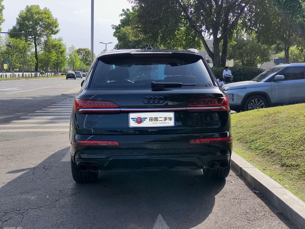 Audi Audi Q7