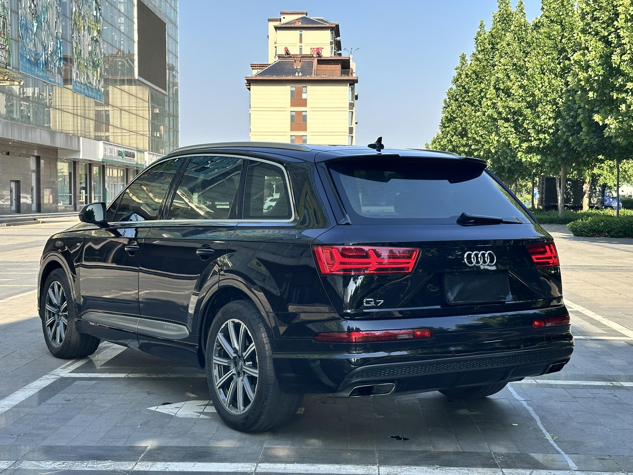 Audi Audi Q7