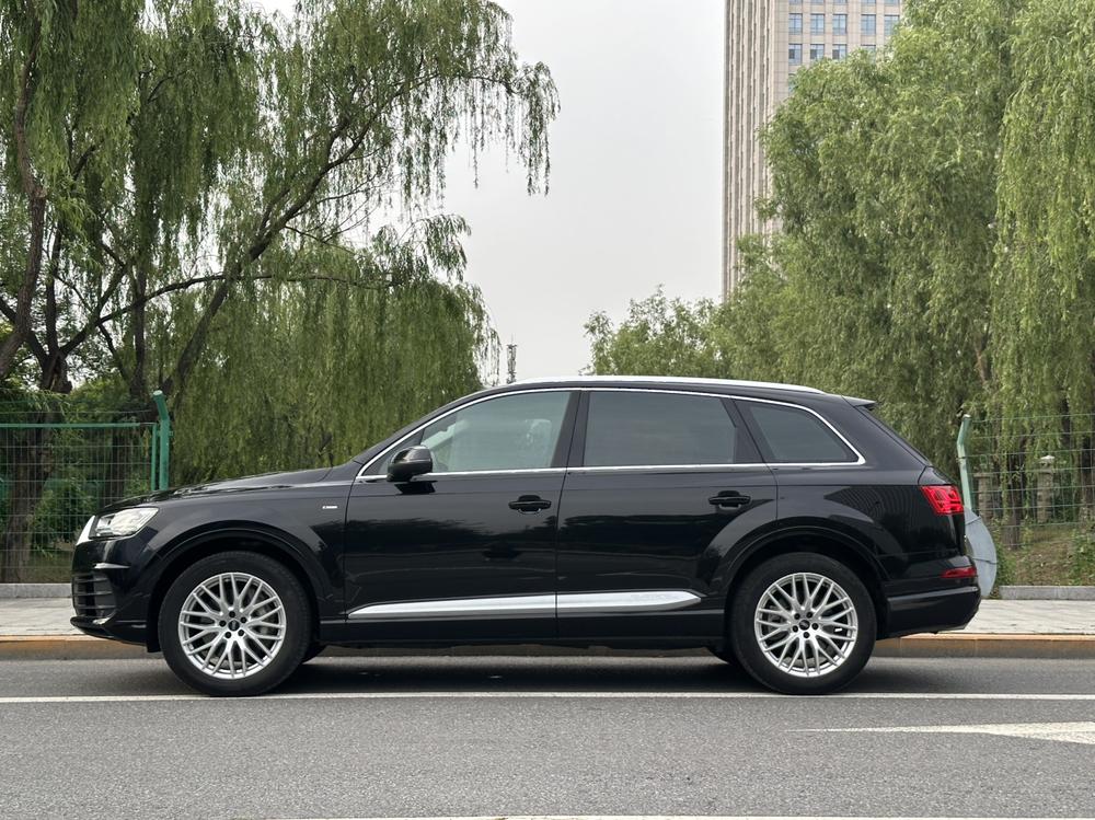 Audi Audi Q7