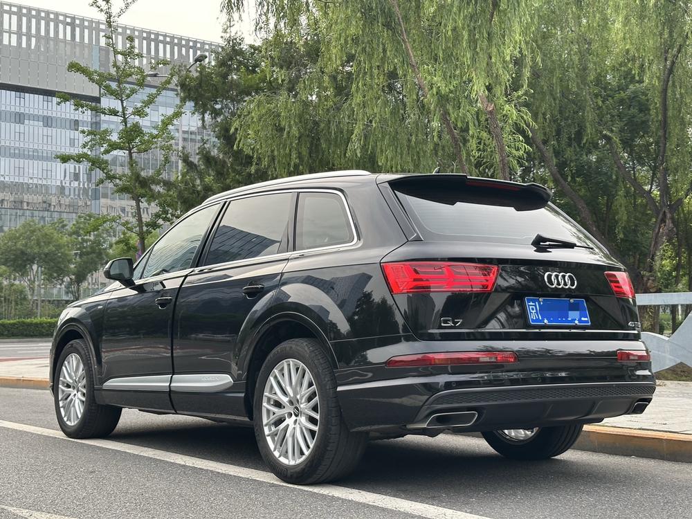 Audi Audi Q7