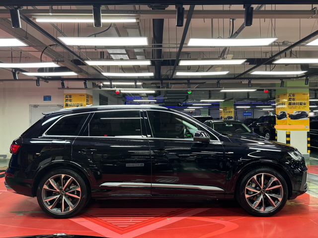 Audi Audi Q7