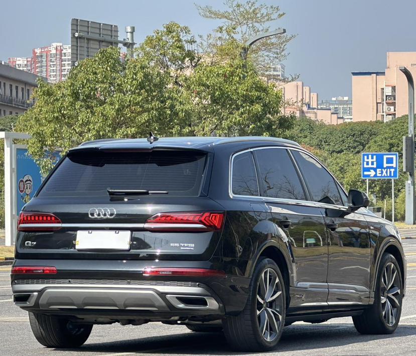 Audi Audi Q7