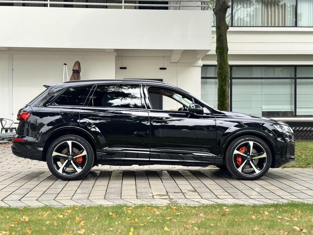 Audi Audi Q7