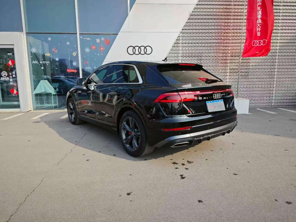 Audi Audi Q8