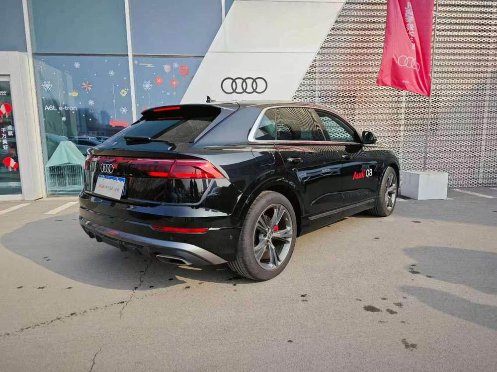 Audi Audi Q8