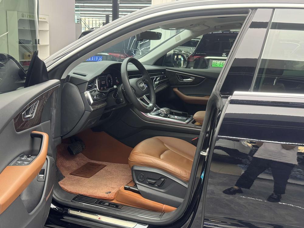Audi Audi Q8