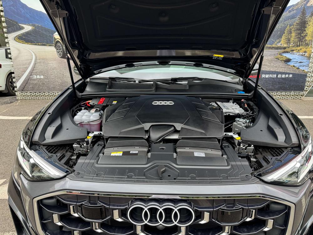 Audi Audi Q8
