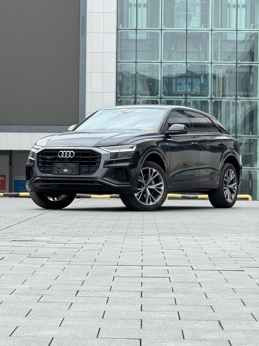 Audi Audi Q8