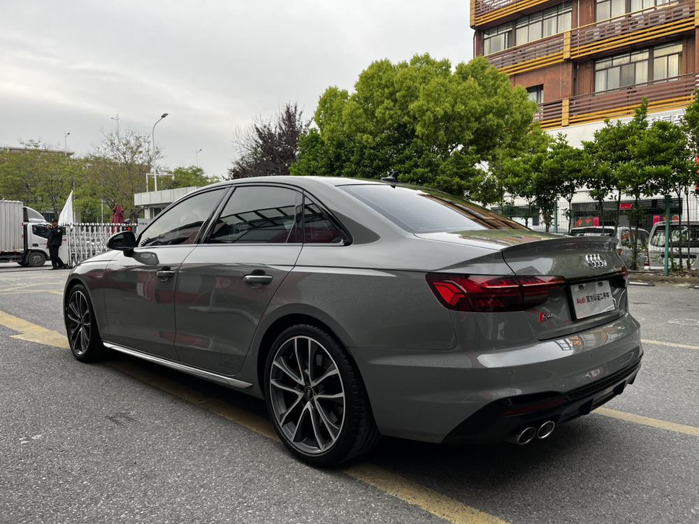 Audi Audi S4